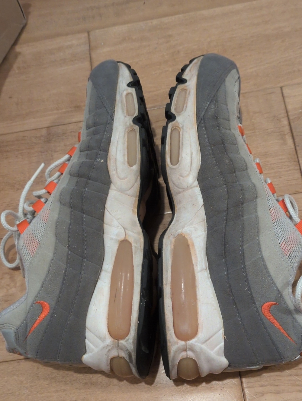 Damaged Nike Air Max 95  Gray Orange Men's Size 11 609048081 - Picture 6 of 12